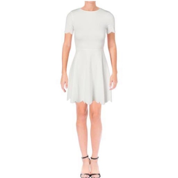 Aqua Dresses & Skirts - Aqua Womens Scalloped Short Sleeves Skater Dress